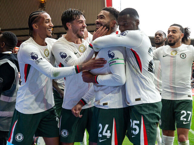 NOTTINGHAM, ENGLAND - OCTOBER 18: Chelsea's Reece James (centre) celebrates with team mates after scoring his side's third goal during the Premier League match between Nottingham Forest and Chelsea at City Ground on October 18, 2025 in Nottingham, England.