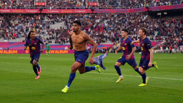 BARCELONA, SPAIN - OCTOBER 18: Ronald Araujo of FC Barcelona celebrates scoring his team's second goal during the LaLiga EA Sports match between FC Barcelona and Girona FC at Spotify Camp Nou on October 18, 2025 in Barcelona, Spain.