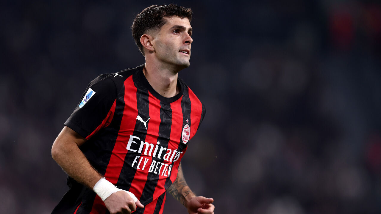 ALLIANZ STADIUM, TORINO, ITALY - 2025/10/05: Christian Pulisic of Ac Milan looks on during the Serie A football match between Juventus Fc and Ac Milan. The match end in a tie 0-0.