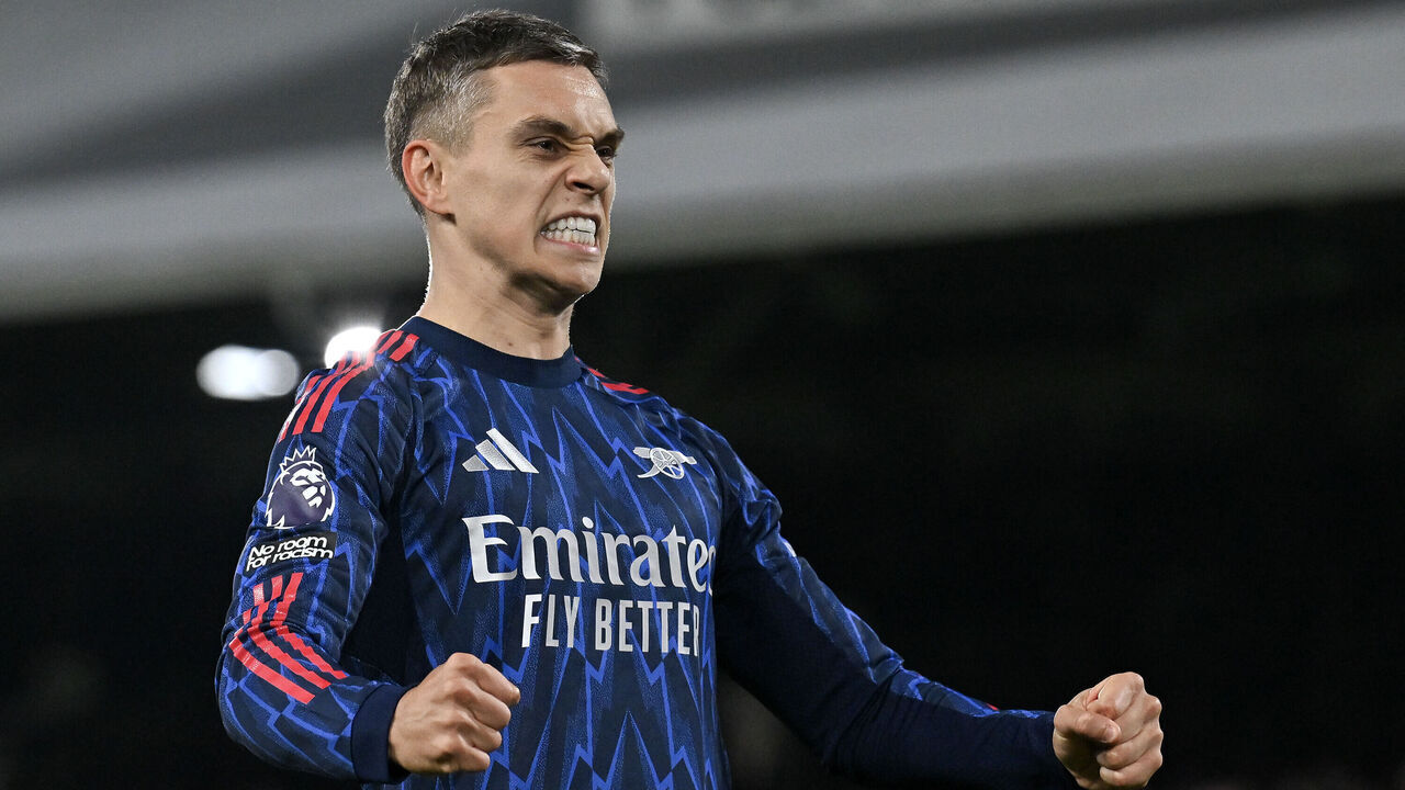 LONDON, ENGLAND - OCTOBER 18: Leandro Trossard of Arsenal celebrates after scoring during the Premier League match between Fulham and Arsenal at Craven Cottage on October 18, 2025 in London, England.