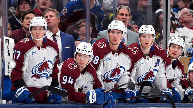 COLUMBUS, OHIO - OCTOBER 16: (Left to right) Parker Kelly #17, Joel Kiviranta #94, Martin Necas #88, Nathan MacKinnon #29 and Artturi Lehkonen #62 of the Colorado Avalanche looks on from the bench during the game against the Columbus Blue Jackets at Nationwide Arena on October 16, 2025 in Columbus, Ohio.