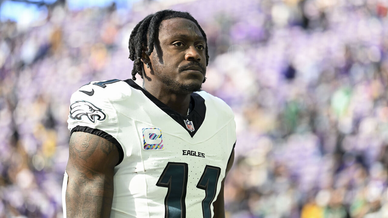 MINNEAPOLIS, MINNESOTA - OCTOBER 19: A.J. Brown #11 of the Philadelphia Eagles warms up before the game against the Minnesota Vikings at U.S. Bank Stadium on October 19, 2025 in Minneapolis, Minnesota. The Eagles defeated the Vikings 28-22.