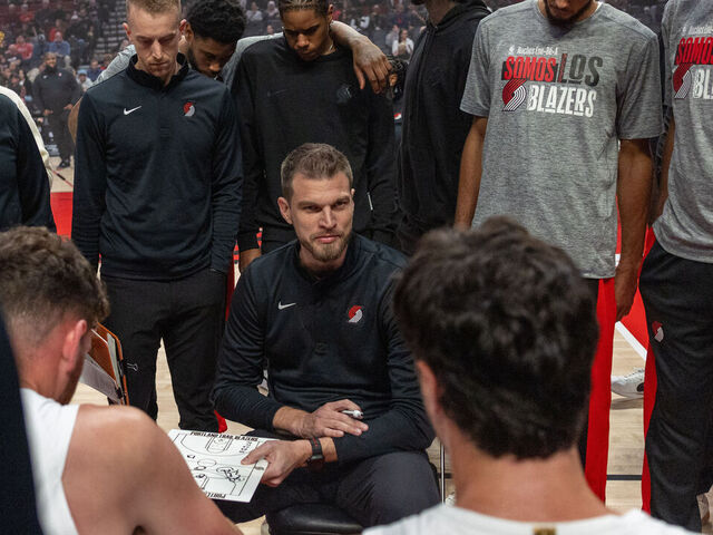 PORTLAND, OREGON - OCTOBER 24: Tiago Splitter of the Portland Trail Blazers calls a play during the first quarter against the Golden State Warriors at Moda Center on October 24, 2025 in Portland, Oregon.