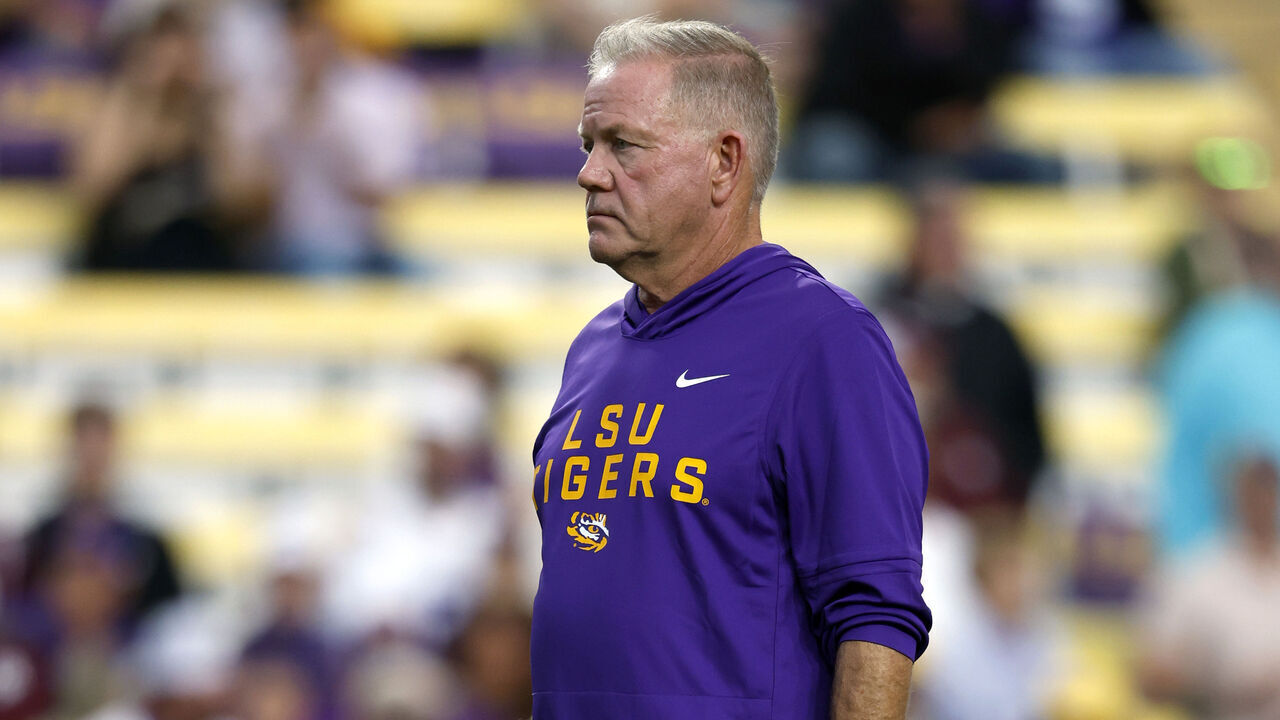 BATON ROUGE, LOUISIANA - OCTOBER 25: Head coach Brian Kelly of the LSU Tigers watches warm-up prior to the game against the Texas A&M Aggies at Tiger Stadium on October 25, 2025 in Baton Rouge, Louisiana.