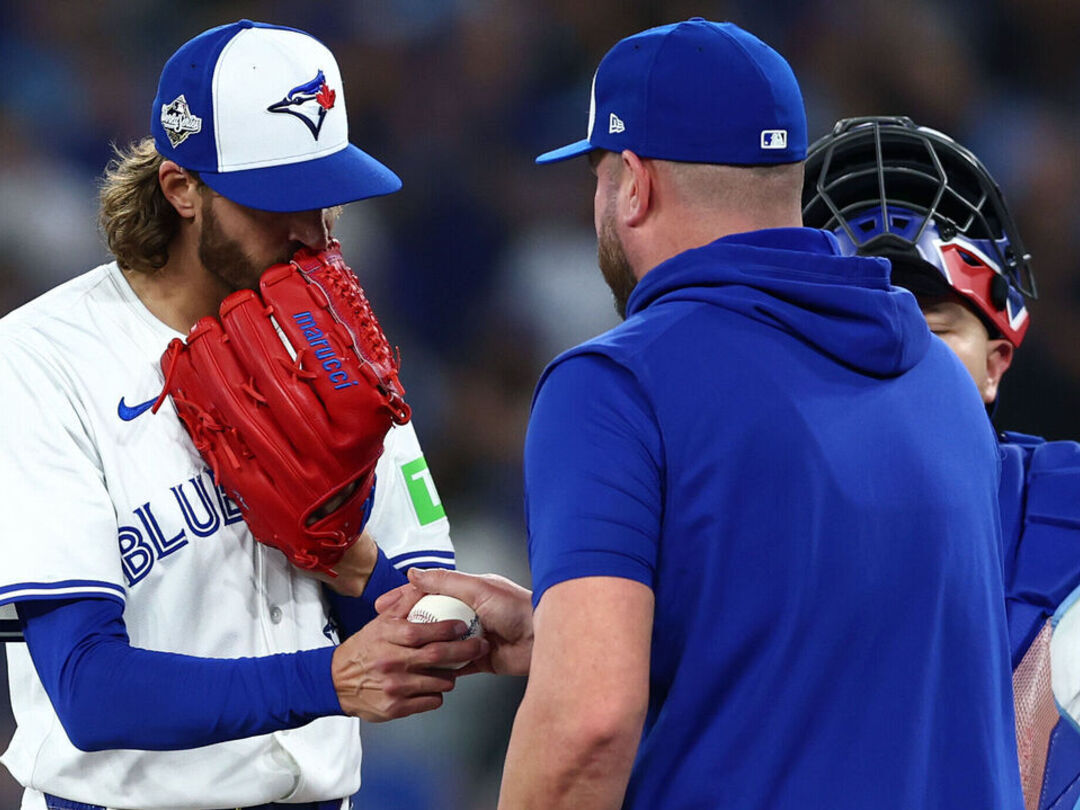 Chapman, Arenado named Platinum Glove Award winners | theScore.com
