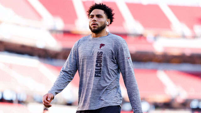 SANTA CLARA, CALIFORNIA - OCTOBER 19: Drake London #5 of the Atlanta Falcons stands on the field prior to an NFL football game against the San Francisco 49ers at Levi's Stadium on October 19, 2025 in Santa Clara, California.