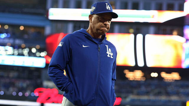 Toronto, Ontario, Canada. October, 24, 2025: Los Angeles Dodgers manager Dave Roberts (30) reacts during the sixth inning of Game one of the World Series between the Los Angeles Angeles and the Toronto Blue Jays at Roger Centre on Friday, October 24, 2025 in Toronto, Ontario, Canada. (Robert Gauthier/Los Angeles Times via Getty Images)