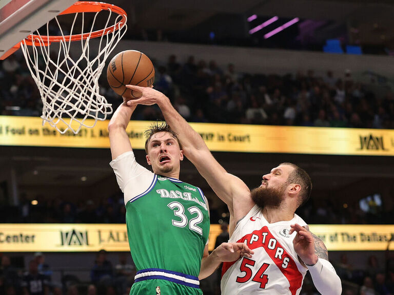 Flagg erreicht neue Höhen gegen die Raptors, als die Mavs ihren ersten ...
