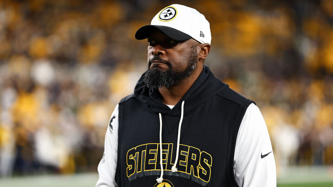 PITTSBURGH, PENNSYLVANIA - OCTOBER 26: Pittsburgh Steelers head coach Mike Tomlin walks the field prior to the game against the Green Bay Packers at Acrisure Stadium on October 26, 2025 in Pittsburgh, Pennsylvania.
