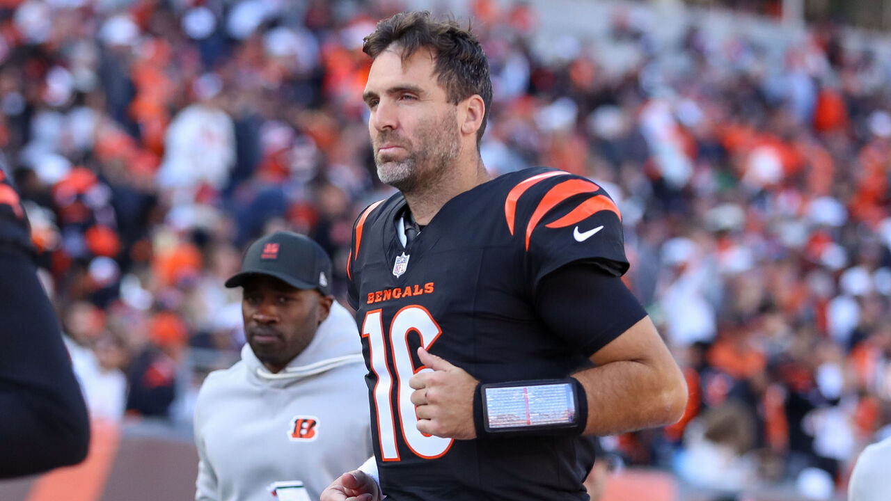 CINCINNATI, OH - OCTOBER 26: Cincinnati Bengals quarterback Joe Flacco (16) jogs off the field during the game against the New York Jets and the Cincinnati Bengals on October 26, 2025, at Paycor Stadium in Cincinnati, OH.