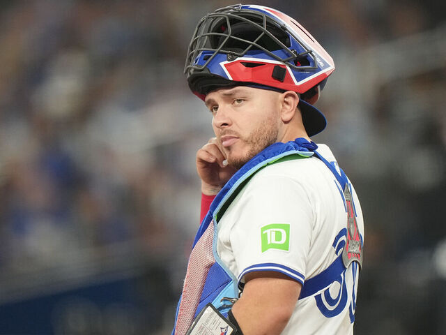 Baseball: World Series: Toronto Blue Jays Alejandro Kirk (30) looks on from behind the plate vs Los Angeles Dodgers at Rogers Centre. Game 1. Toronto, Canada 10/24/2025CREDIT: Erick W. Rasco