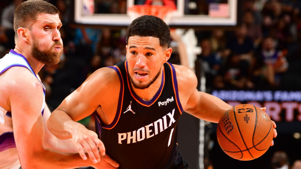 PHOENIX, AZ - OCTOBER 31: Devin Booker #1 of the Phoenix Suns dribbles the ball during the game against the Utah Jazz on October 31, 2025 at PHX Arena in Phoenix, Arizona. Mandatory Copyright Notice: Copyright 2025 NBAE