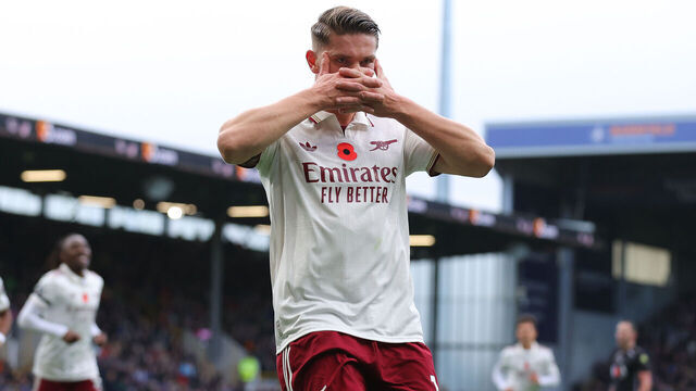 BURNLEY, ENGLAND - NOVEMBER 01: Viktor Gyokeres of Arsenal celebrates after scoring their side's first goal during the Premier League match between Burnley and Arsenal at Turf Moor on November 01, 2025 in Burnley, England.