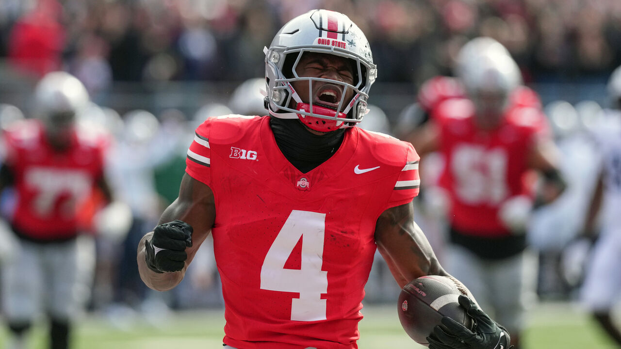COLUMBUS, OHIO - NOVEMBER 01: Wide receiver Jeremiah Smith #4 of the Ohio State Buckeyes react to scoring a touchdown first quarter against the Penn State Nittany Lions at Ohio Stadium on November 01, 2025 in Columbus, Ohio.