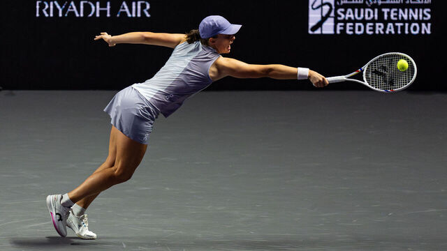 RIYADH, SAUDI ARABIA - NOVEMBER 01: Iga Swiatek of Poland in action against Madison Keys of United States during her round-robin match in the Serena Williams Group at King Saud University Indoor Arena during day one of the WTA Finals Riyadh as part of the Hologic WTA Tour 2025 on November 01, 2025 in Riyadh, Saudi Arabia.