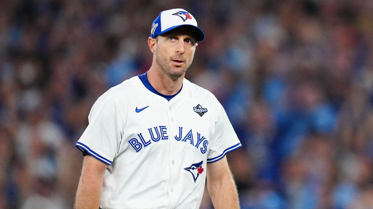TORONTO, ON - NOVEMBER 01: Max Scherzer #31 of the Toronto Blue Jays walks back to the dugout after being relieved in the fifth inning during Game Seven of the 2025 World Series presented by Capital One between the Los Angeles Dodgers and the Toronto Blue Jays at Rogers Centre on Saturday, November 1, 2025 in Toronto, Ontario, Canada.