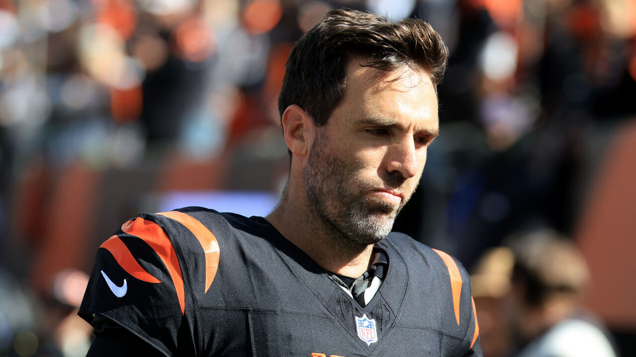CINCINNATI, OHIO - OCTOBER 26: Joe Flacco #16 of the Cincinnati Bengals looks on against the New York Jets at Paycor Stadium on October 26, 2025 in Cincinnati, Ohio.