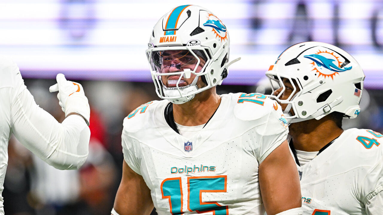 ATLANTA, GA - OCTOBER 26: Miami linebacker Jaelan Phillips (15) reacts during the NFL game between the Miami Dolphins and the Atlanta Falcons on October 26th, 2025 at Mercedes-Benz Stadium in Atlanta, GA.