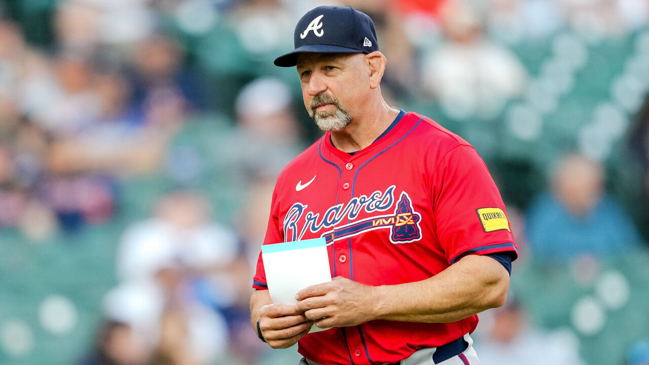 DETROIT, MICHIGAN - SEPTEMBER 19: Walt Weiss #4 of the Atlanta Braves looks on against the Detroit Tigers at Comerica Park on September 19, 2025 in Detroit, Michigan.