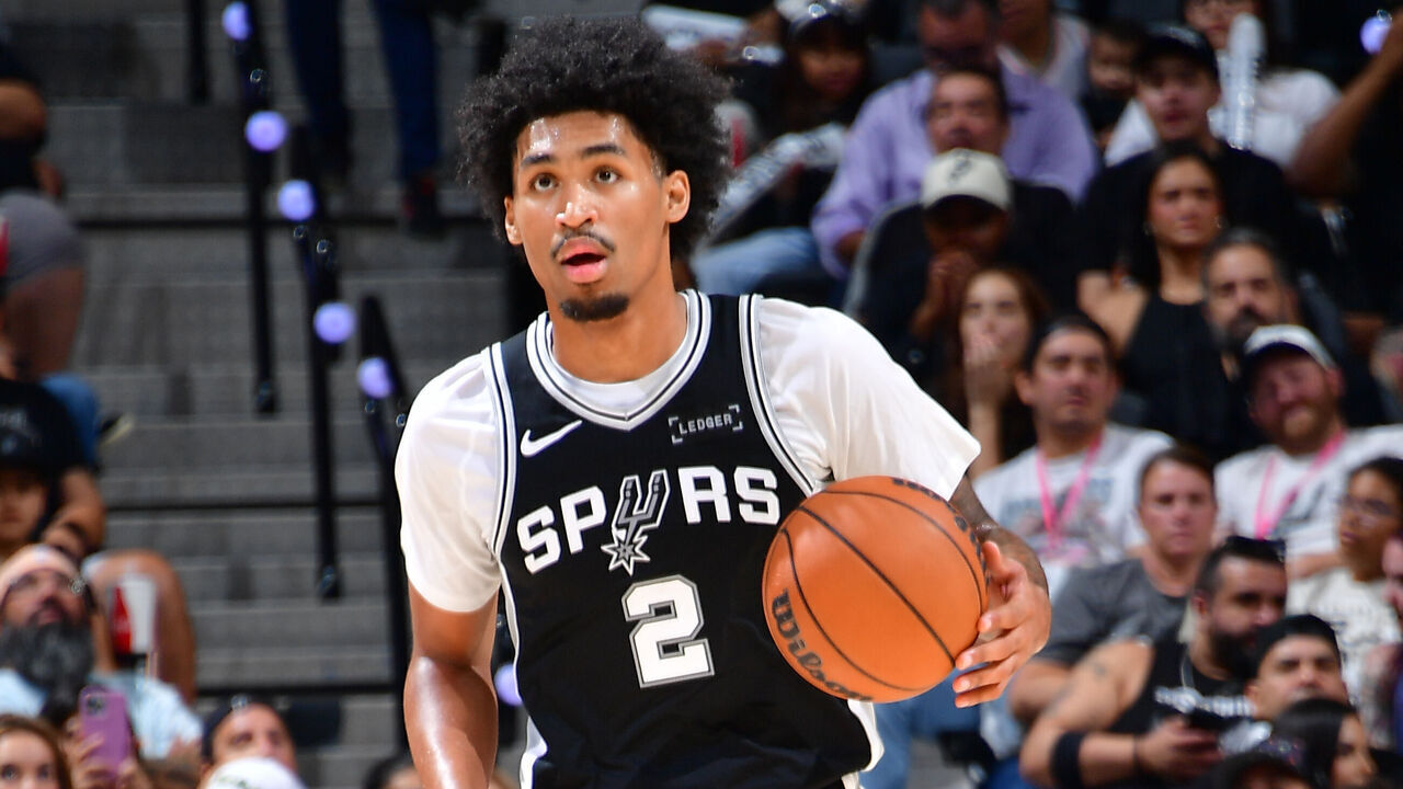 SAN ANTONIO, TX - OCTOBER 27: Dylan Harper #2 of the San Antonio Spurs dribbles the ball during the game against the Toronto Raptors on October 27, 2025 at the Frost Bank Center in San Antonio, Texas. Mandatory Copyright Notice: Copyright 2025 NBAE (Photos by Michael Gonzales/NBAE via Getty Images)
