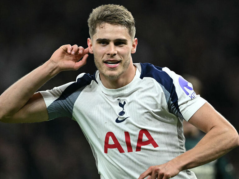Van de Ven back in favor as stunning solo goal fuels Spurs rout Van de Ven back in favor as stunning solo goal fuels Spurs rout