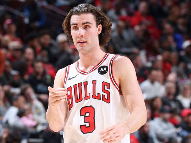 CHICAGO, IL - NOVEMBER 4: Josh Giddey #3 of the Chicago Bulls looks on during the game against the Philadelphia 76ers on November 4, 2025 at United Center in Chicago, Illinois. Mandatory Copyright Notice: Copyright 2025 NBAE