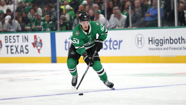 DALLAS, TEXAS - NOVEMBER 04: Wyatt Johnston #53 of the Dallas Stars controls the puck during the first period against the Edmonton Oilers at American Airlines Center on November 04, 2025 in Dallas, Texas.