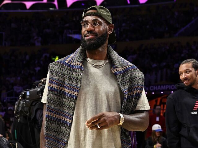 Report: LeBron not joining Lakers for upcoming 5-game road trip | theScore.com