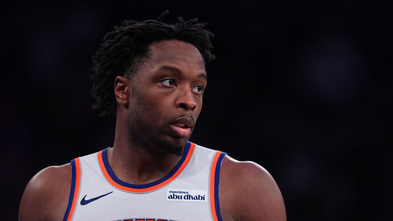 NEW YORK, NEW YORK - NOVEMBER 03: OG Anunoby #8 of the New York Knicks looks on during the third quarter of the game against the Washington Wizards at Madison Square Garden on November 03, 2025 in New York City.