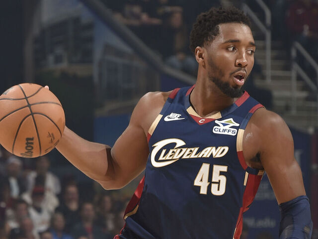 CLEVELAND, OH - NOVEMBER 5: Donovan Mitchell #45 of the Cleveland Cavaliers drives to the basket during the game against the Philadelphia 76ers on November 5, 2025 at Rocket Arena in Cleveland, Ohio. NOTE TO USER: User expressly acknowledges and agrees that, by downloading and/or using this Photograph, user is consenting to the terms and conditions of the Getty Images License Agreement. Mandatory Copyright Notice: Copyright 2025 NBAE