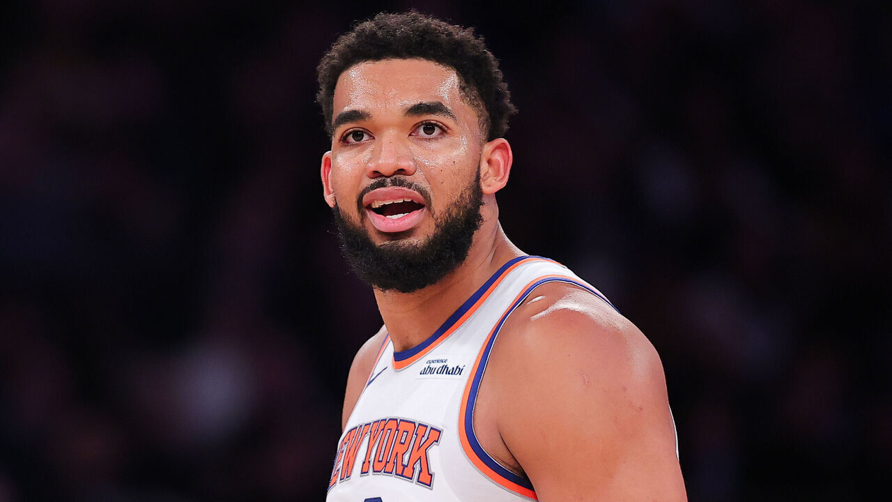 NEW YORK, NEW YORK - NOVEMBER 05: Karl-Anthony Towns #32 of the New York Knicks reacts during the third quarter against the Minnesota Timberwolves at Madison Square Garden on November 05, 2025 in New York City.