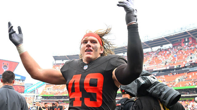 CLEVELAND, OHIO - SEPTEMBER 21: Carson Schwesinger #49 of the Cleveland Browns runs off the field after defeating the Green Bay Packers 13-10 at Huntington Bank Field on September 21, 2025 in Cleveland, Ohio.