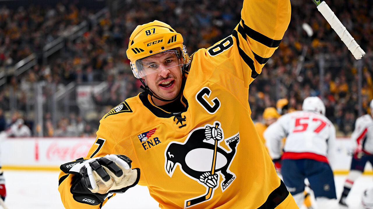 PITTSBURGH, PA - NOVEMBER 06: Sidney Crosby #87 of the Pittsburgh Penguins celebrates his first period goal against the Washington Capitals at PPG PAINTS Arena on November 6, 2025 in Pittsburgh, Pennsylvania.