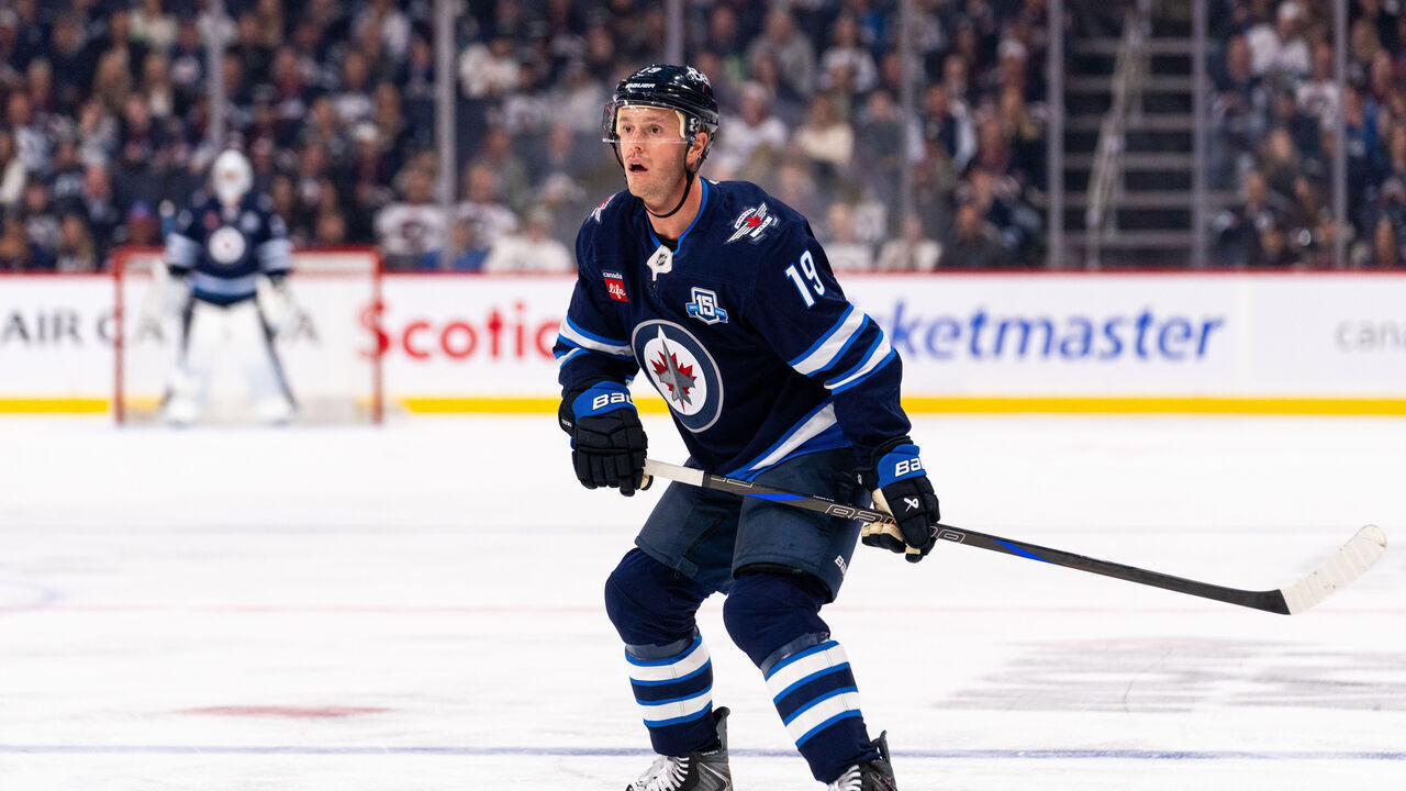 WINNIPEG, CANADA - OCTOBER 9: Jonathan Toews #19 of the Winnipeg Jets skates in the second period against the Dallas Stars at Canada Life Centre on October 9, 2025 in Winnipeg, Canada at Canada Life Centre on October 9, 2025 in Winnipeg, Canada. Jonathan Toews #19