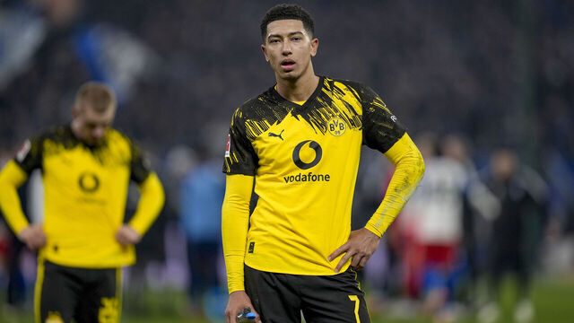 HAMBURG, GERMANY - NOVEMBER 8: Jobe Bellingham of Borussia Dortmund reacts following the Bundesliga soccer match between Hamburger SV and Borussia Dortmund at Volksparkstadion on November 8, 2025 in Hamburg, Germany.