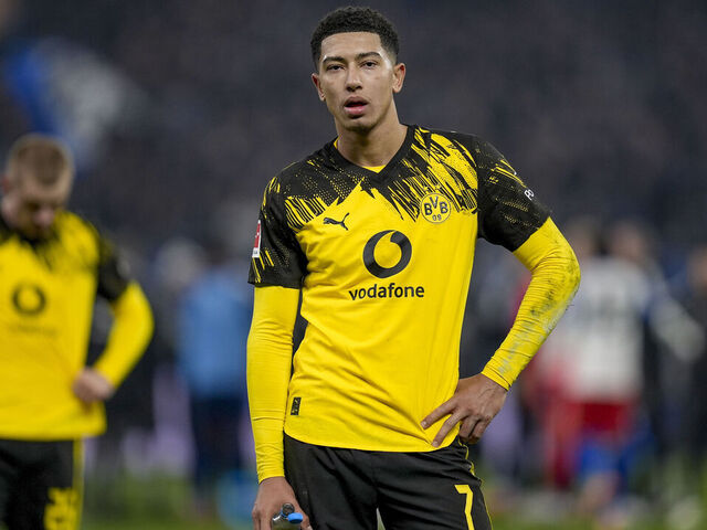 HAMBURG, GERMANY - NOVEMBER 8: Jobe Bellingham of Borussia Dortmund reacts following the Bundesliga soccer match between Hamburger SV and Borussia Dortmund at Volksparkstadion on November 8, 2025 in Hamburg, Germany.