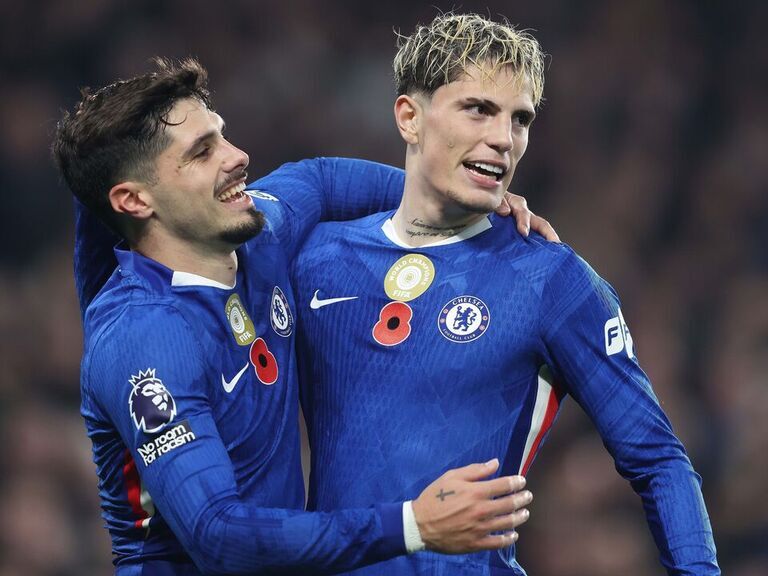 Chelsea dispatch Wolves to ease criticism of Maresca's rotation policy | theScore.com