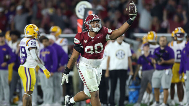 TUSCALOOSA, ALABAMA - NOVEMBER 08: London Simmons #90 of the Alabama Crimson Tide reacts after recovering a fumble in the final minutes of the fourth quarter against the LSU Tigers at Bryant-Denny Stadium on November 08, 2025 in Tuscaloosa, Alabama.