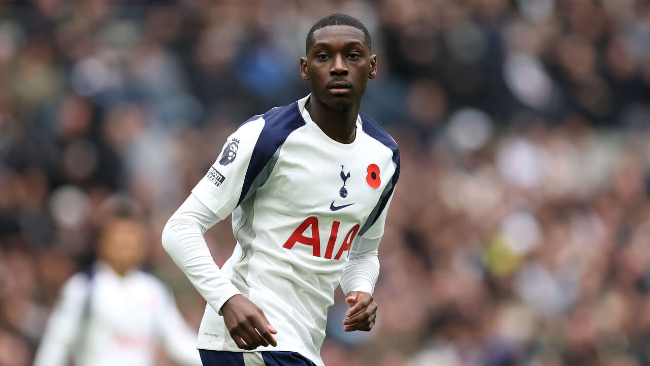LONDON, ENGLAND - NOVEMBER 08: Randal Kolo Muani of Tottenham during the Premier League match between Tottenham Hotspur and Manchester United at Tottenham Hotspur Stadium on November 08, 2025 in London, England.