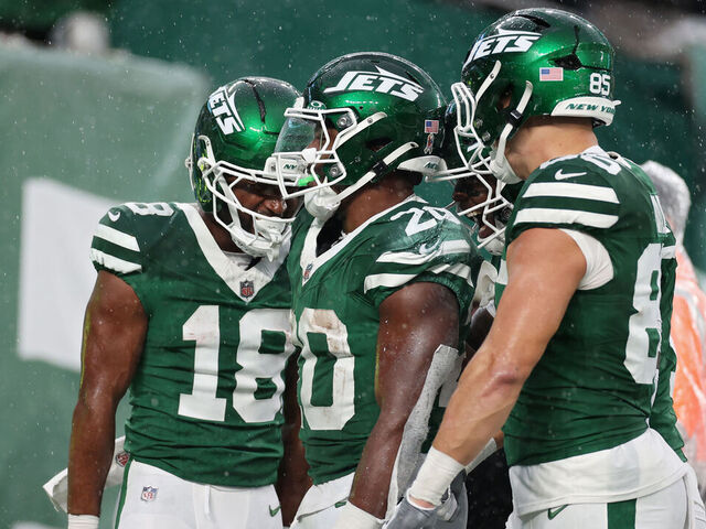 EAST RUTHERFORD, NEW JERSEY - NOVEMBER 09: Breece Hall #20 of the New York Jets is congratulated by his teammates after scoring a rushing touchdown against the Cleveland Browns during the second half in the game at MetLife Stadium on November 09, 2025 in East Rutherford, New Jersey.