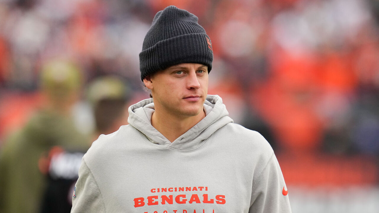 CINCINNATI, OHIO - NOVEMBER 02: Joe Burrow #9 of the Cincinnati Bengals walks across the field during the second quarter against the Chicago Bears in the game at Paycor Stadium on November 02, 2025 in Cincinnati, Ohio.