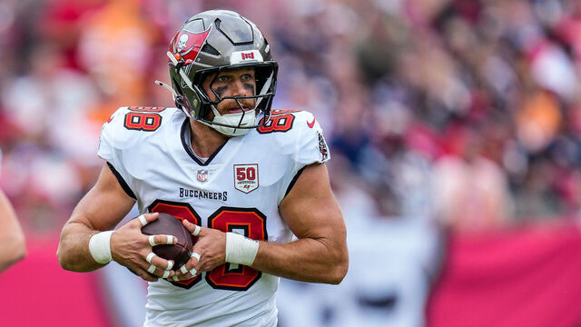 TAMPA, FL - NOVEMBER 09: Cade Otton (88) of the Tampa Bay Buccaneers looks ahead during a game between the Tampa Bay Buccaneers and the New England Patriots, Sunday, November 9, 2025 at Raymond James Stadium in Tampa, Florida.