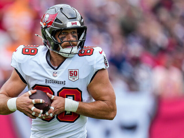 TAMPA, FL - NOVEMBER 09: Cade Otton (88) of the Tampa Bay Buccaneers looks ahead during a game between the Tampa Bay Buccaneers and the New England Patriots, Sunday, November 9, 2025 at Raymond James Stadium in Tampa, Florida.