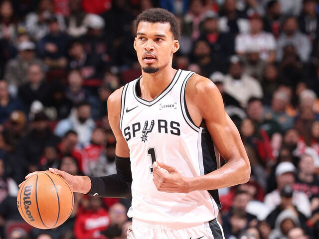 CHICAGO, IL - NOVEMBER 10: Victor Wembanyama #1 of the San Antonio Spurs dribbles the ball during the game against the Chicago Bulls on November 10, 2025 at United Center in Chicago, Illinois. Mandatory Copyright Notice: Copyright 2025 NBAE