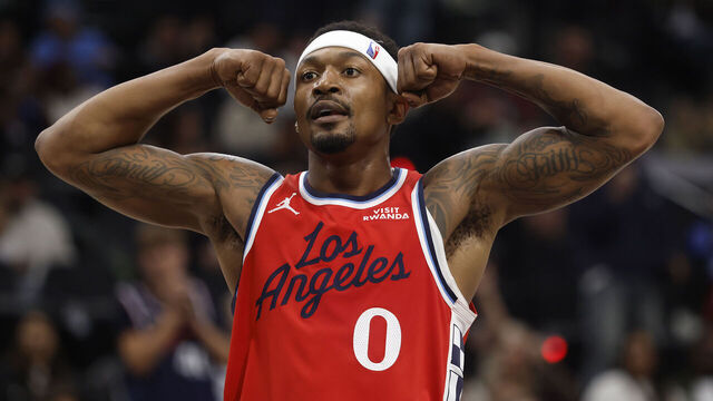 INGLEWOOD, CALIFORNIA - NOVEMBER 08: Bradley Beal #0 of the LA Clippers reacts against the Phoenix Suns in the first half at Intuit Dome on November 08, 2025 in Inglewood, California.