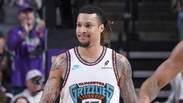 SACRAMENTO, CA - MARCH 17: Brandon Clarke #15 of the Memphis Grizzlies looks on during the game against the Sacramento Kings on March 17, 2025 at Golden 1 Center in Sacramento, California. NOTE TO USER: User expressly acknowledges and agrees that, by downloading and or using this photograph, User is consenting to the terms and conditions of the Getty Images Agreement. Mandatory Copyright Notice: Copyright 2025 NBAE