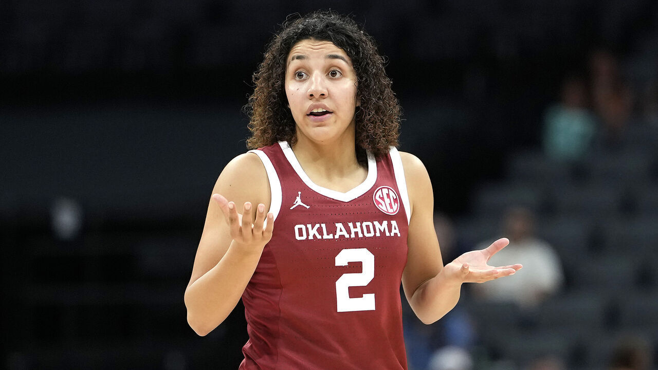 SACRAMENTO, CALIFORNIA - NOVEMBER 10: Aaliyah Chavez #2 of the Oklahoma Sooners reacts after a fouled was called on her team against the UCLA Bruins in the first half at Golden 1 Center on November 10, 2025 in Sacramento, California.