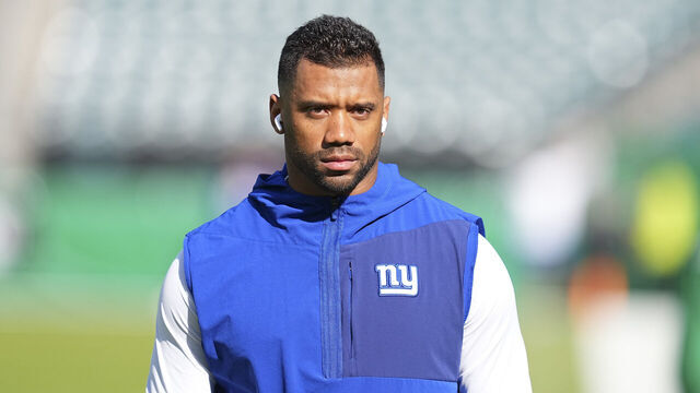 PHILADELPHIA, PENNSYLVANIA - OCTOBER 26: Russell Wilson #3 of the New York Giants looks on prior to the game against the Philadelphia Eagles at Lincoln Financial Field on October 26, 2025 in Philadelphia, United States.