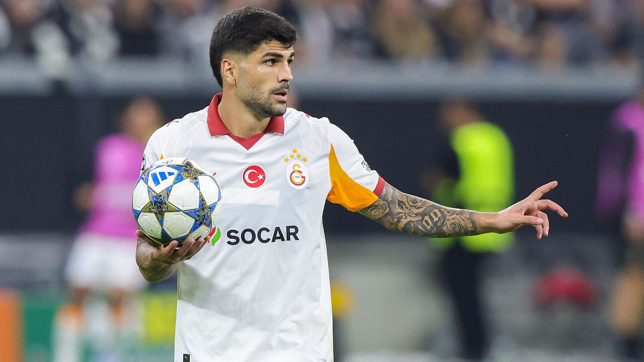 FRANKFURT AM MAIN, GERMANY - SEPTEMBER 18: Eren Elmali of Galatasaray A.S. gestures during the UEFA Champions League 2025/26 League Phase MD1 match between Eintracht Frankfurt and Galatasaray A.S. at Frankfurt Stadion on September 18, 2025 in Frankfurt am Main, Germany.