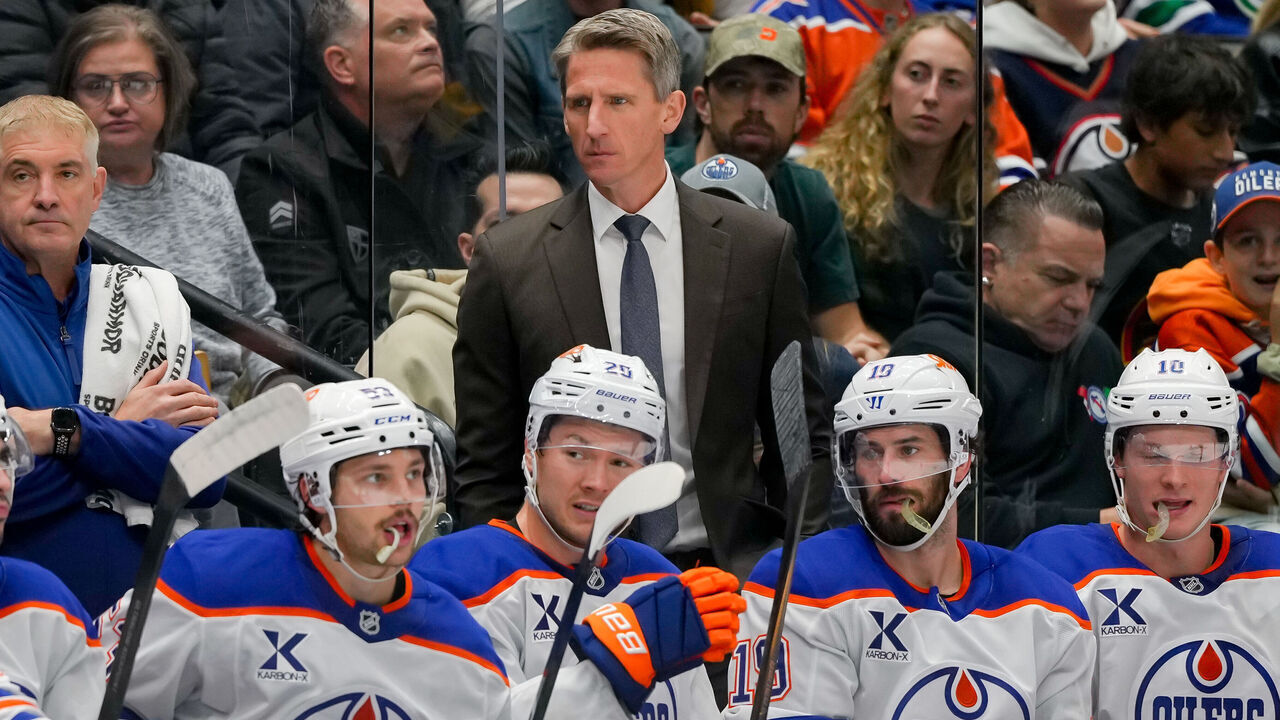 VANCOUVER, CANADA - OCTOBER 26: Edmonton Oilers head coach Kris Knoblauch looks on during the second period of their NHL game against the Vancouver Canucks at Rogers Arena on October 26, 2025 in Vancouver, British Columbia, Canada.